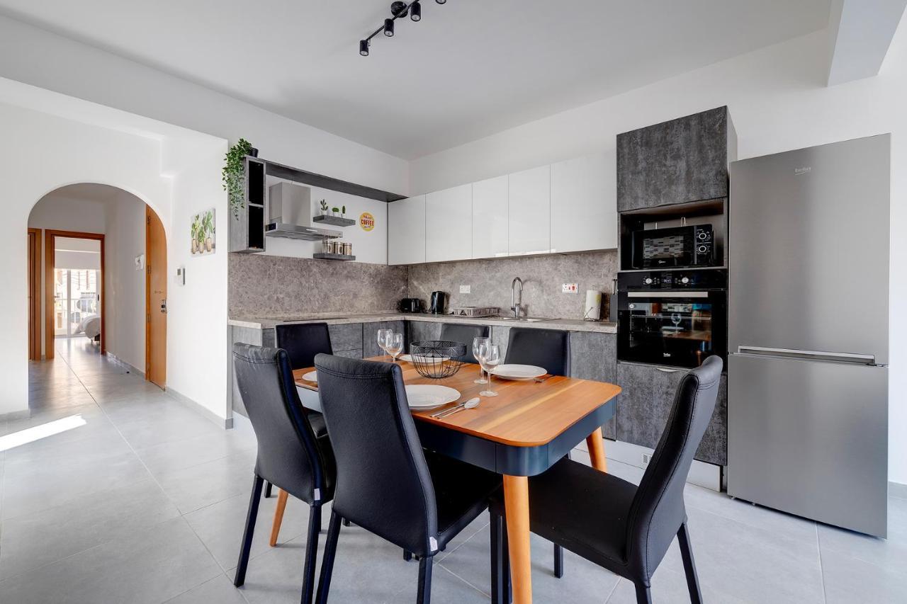 Central Sliema 3-Bedroom Retreat エクステリア 写真