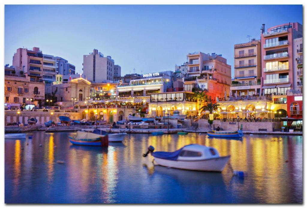 Central Sliema 3-Bedroom Retreat エクステリア 写真