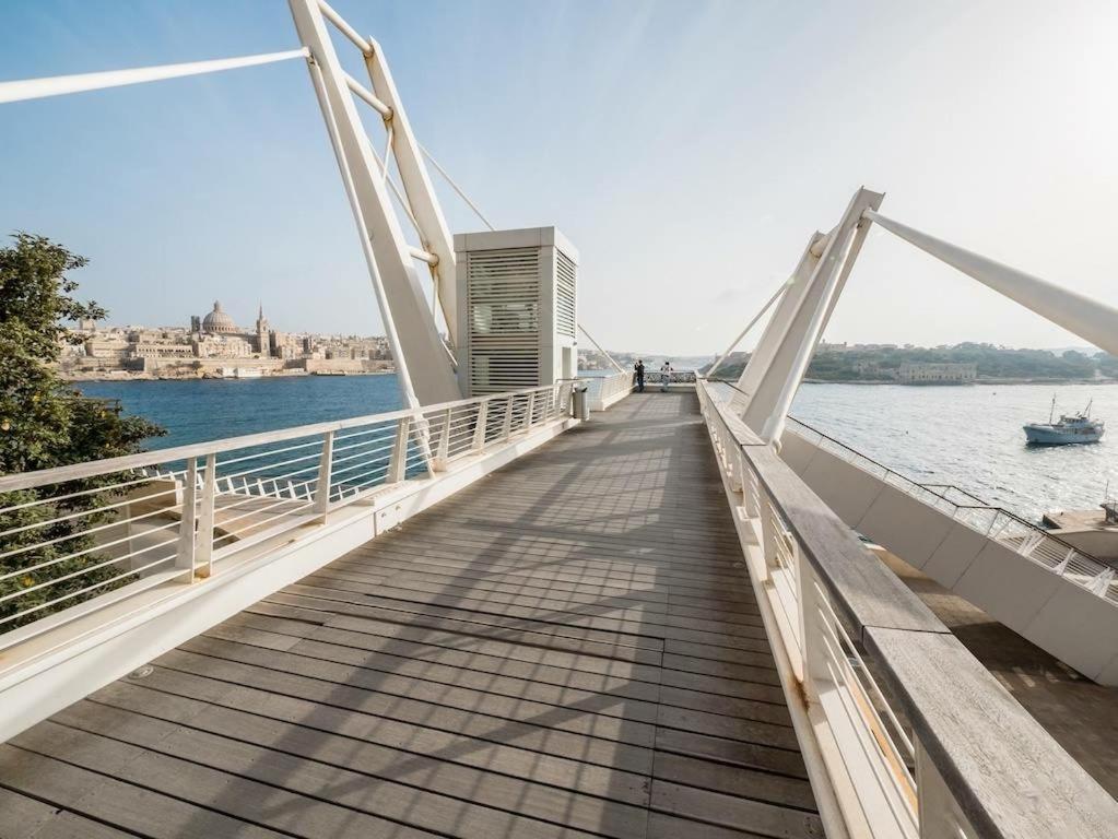 Central Sliema 3-Bedroom Retreat エクステリア 写真