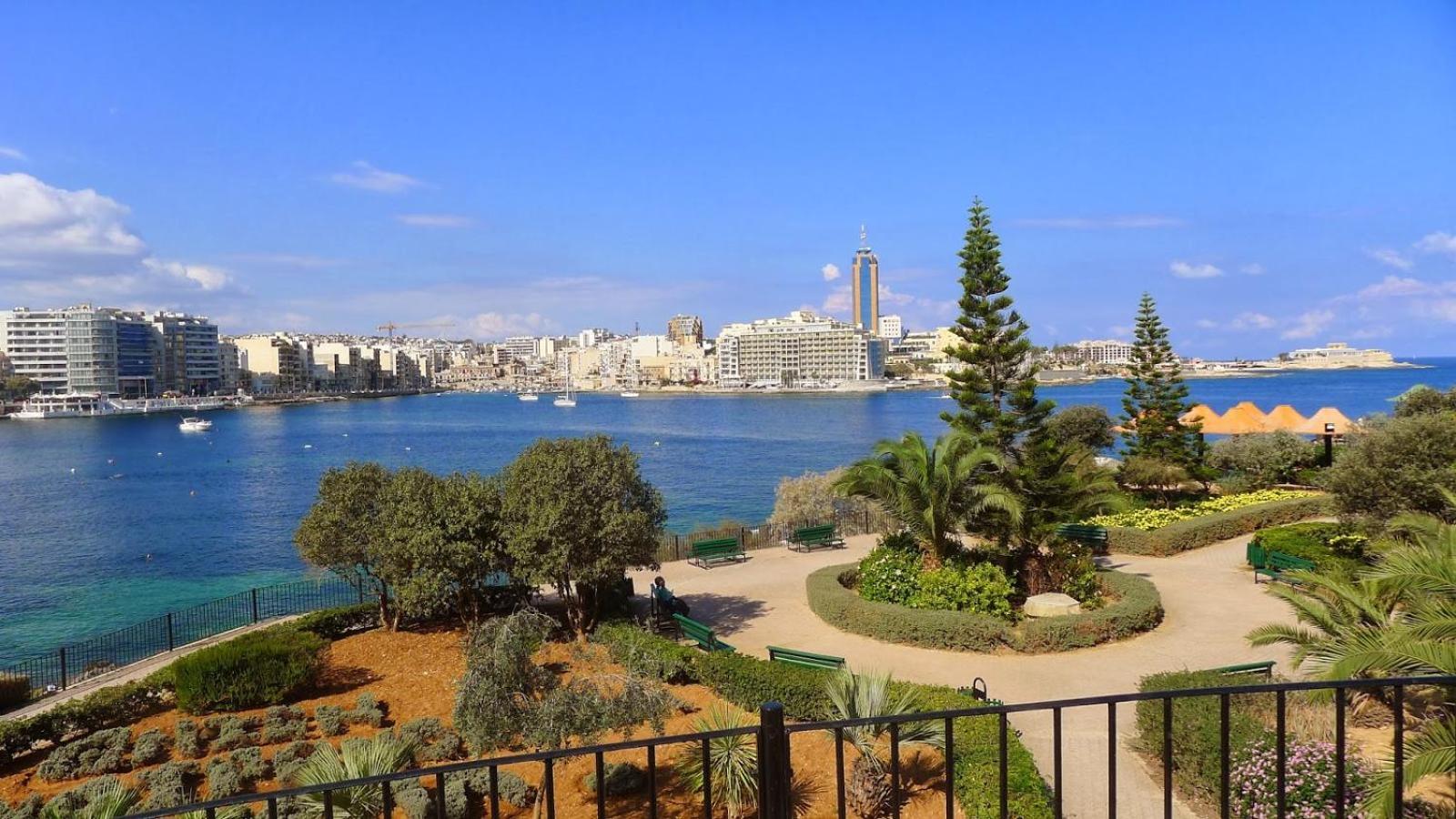 Central Sliema 3-Bedroom Retreat エクステリア 写真