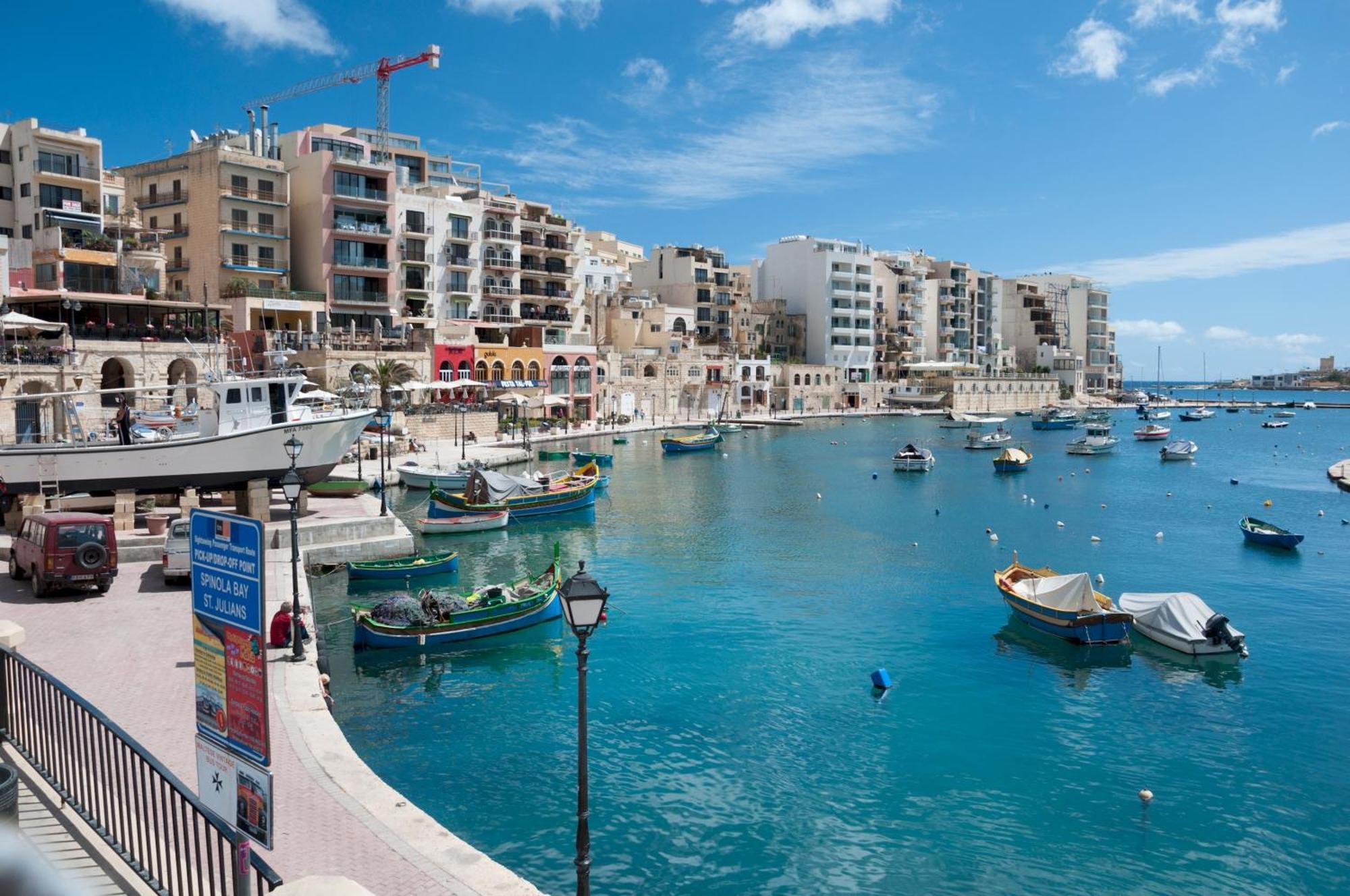 Central Sliema 3-Bedroom Retreat エクステリア 写真
